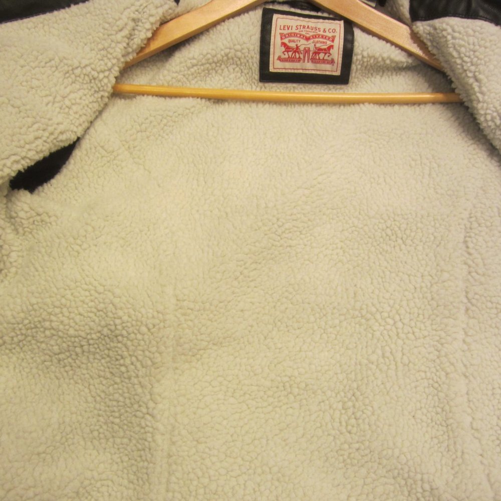 VTG LEVI STRAUS FAUX LEATHER TRUCKER JACKET, W/FAUX SHERPA LINING, LARGE - Picture 16 of 16
